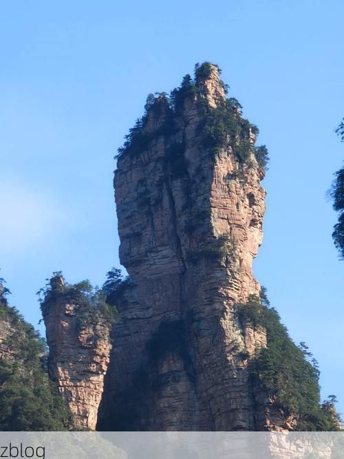 张家界：峰林屏障下的旅游城市疫情阻击战