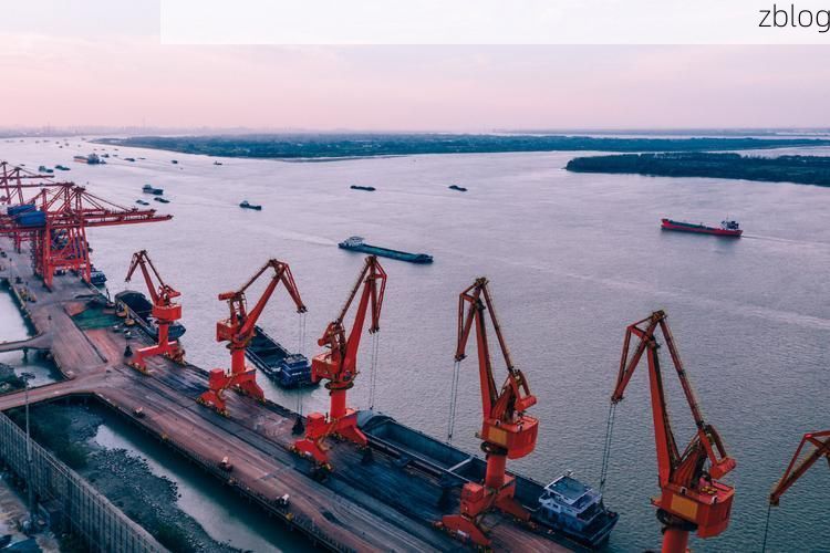 镇江：长江黄金水道交汇点的防疫压力测试