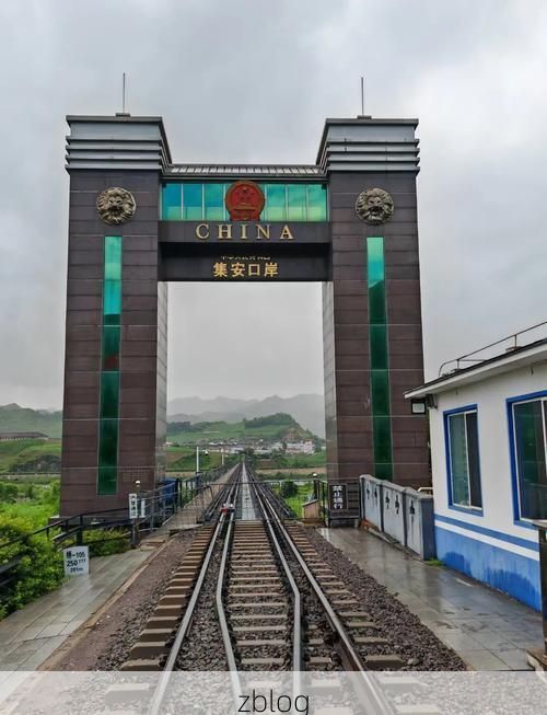 振安区：沿江口岸的疫情防线与破防时刻