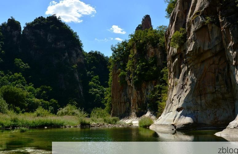 西峡县:伏牛山屏障下的零感染坚守与防控逻辑