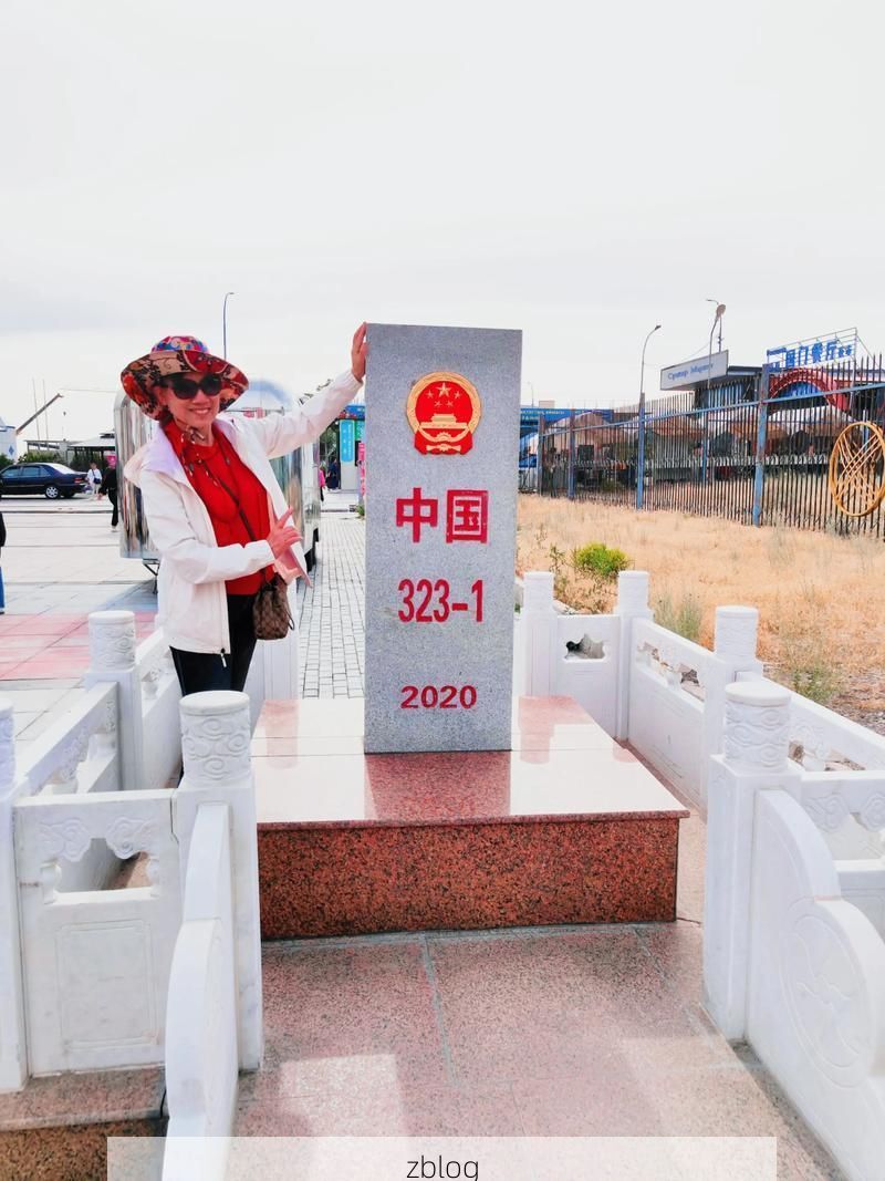 霍尔果斯：口岸枢纽的防疫压力与物理防线