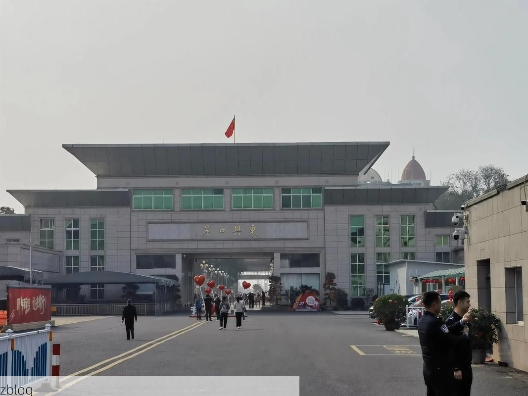 边境小城的防疫坚守：东兴口岸地理屏障下的零感染实践